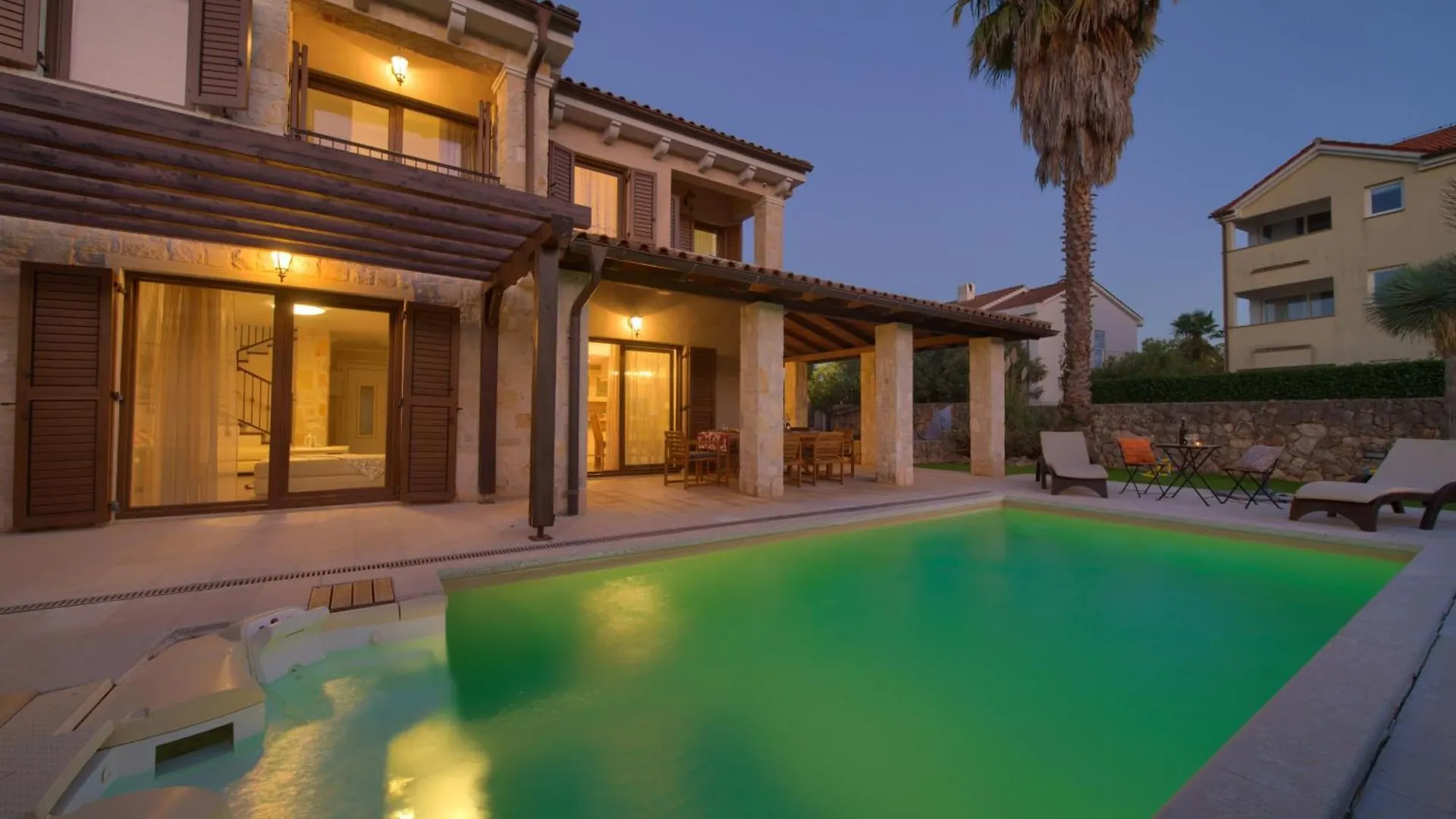 Holiday House Seascape II With Heated Pool Near The Sea Malinska