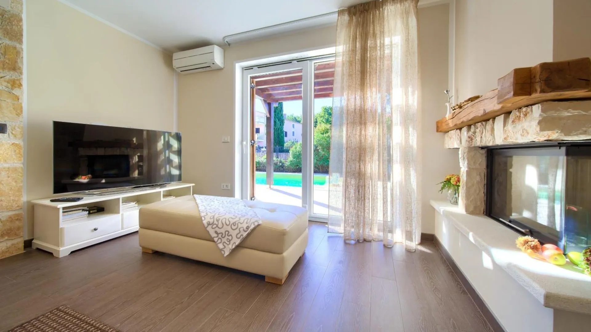 빌라 Holiday House Seascape II With Heated Pool Near The Sea 말린스카