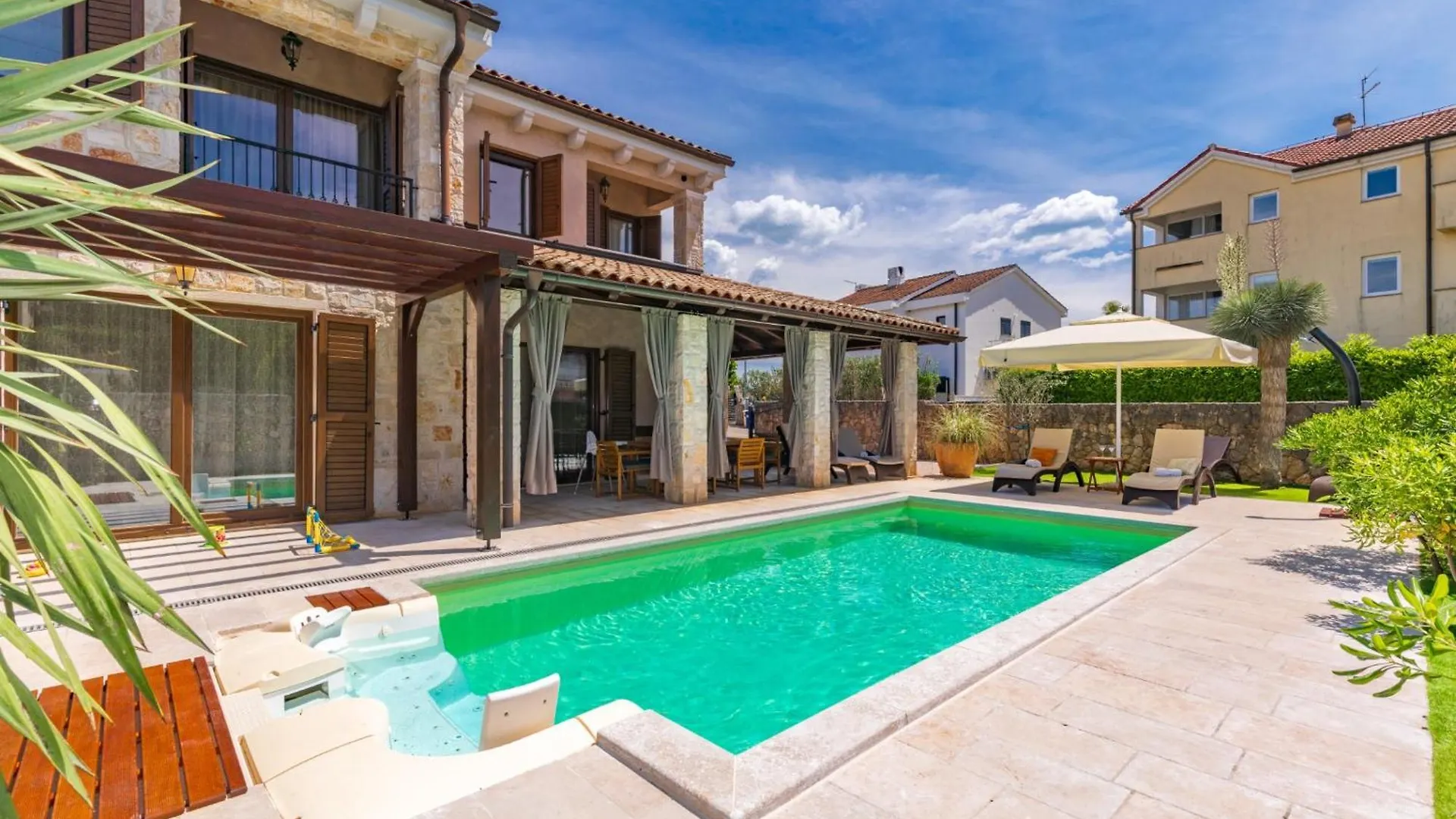 Holiday House Seascape II With Heated Pool Near The Sea Malinska Croaţia